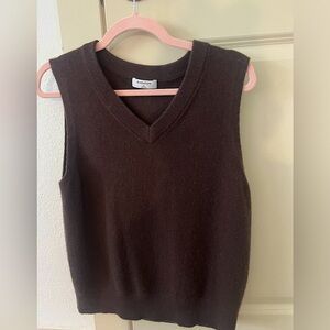 Babaton 100% cashmere sweater vest